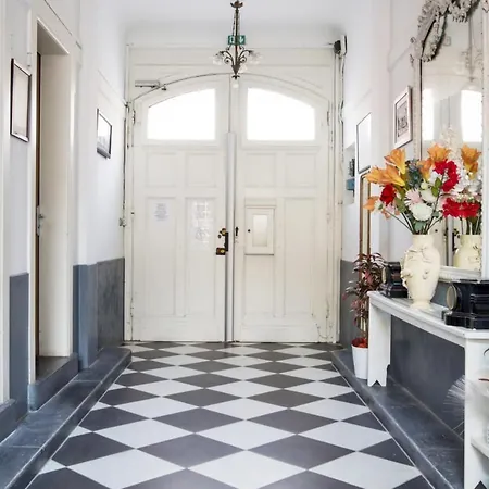 Well-designed 1br Close To The Center Of Apartamento